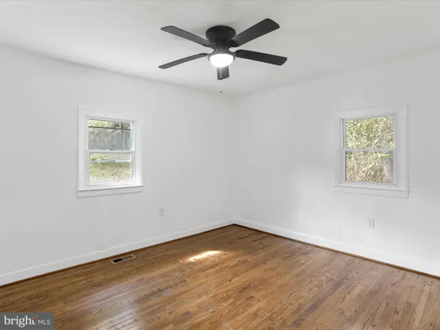 $209,900 | 310 Crawford Lane, Great Cacapon, WV 25422