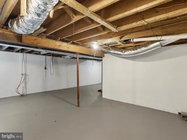 $209,900 | 310 Crawford Lane, Great Cacapon, WV 25422