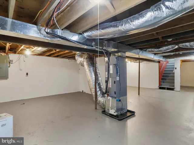 $209,900 | 310 Crawford Lane, Great Cacapon, WV 25422