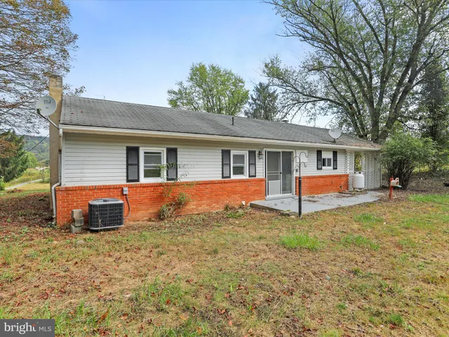 $209,900 | 310 Crawford Lane, Great Cacapon, WV 25422