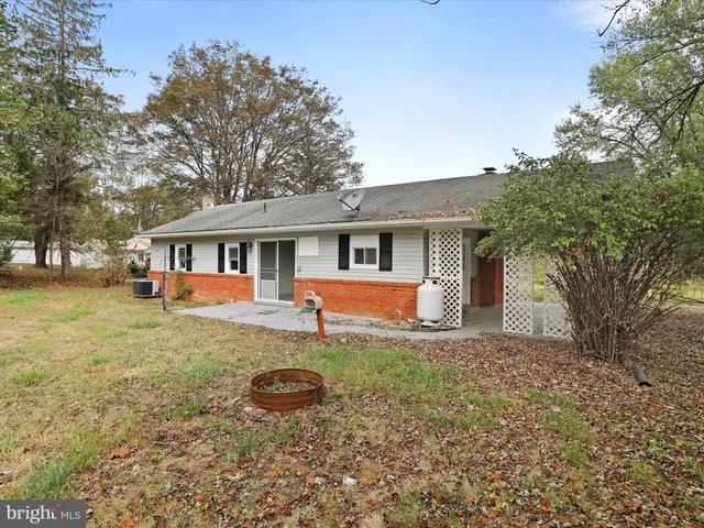 $209,900 | 310 Crawford Lane, Great Cacapon, WV 25422