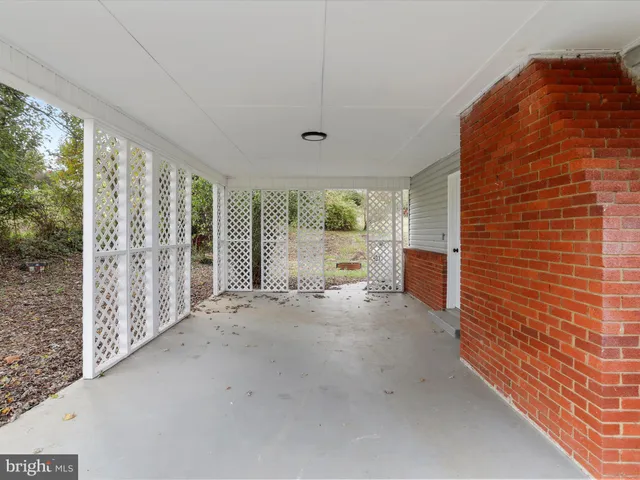 $209,900 | 310 Crawford Lane, Great Cacapon, WV 25422