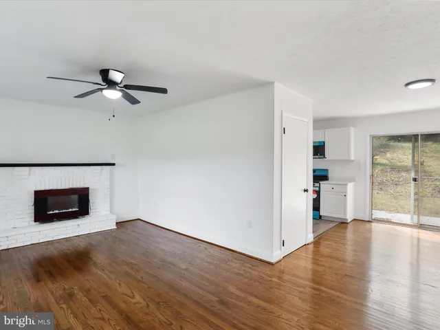 $209,900 | 310 Crawford Lane, Great Cacapon, WV 25422