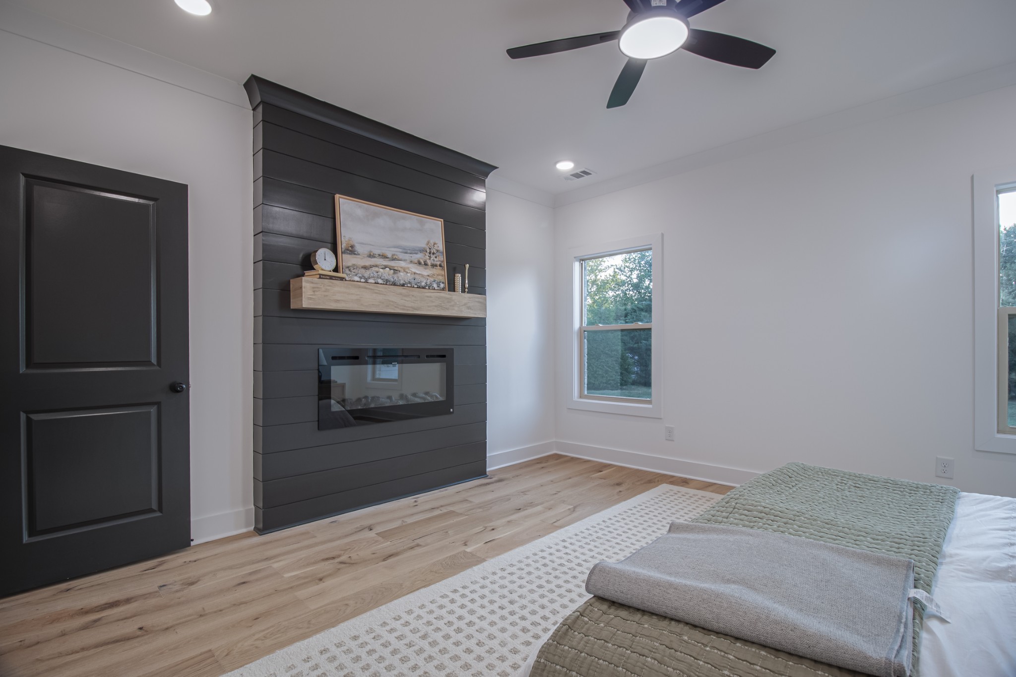 835 Lexington Circle Manchester, TN 37355 - Photo 31 of 53 a living room with furniture and a fireplace
