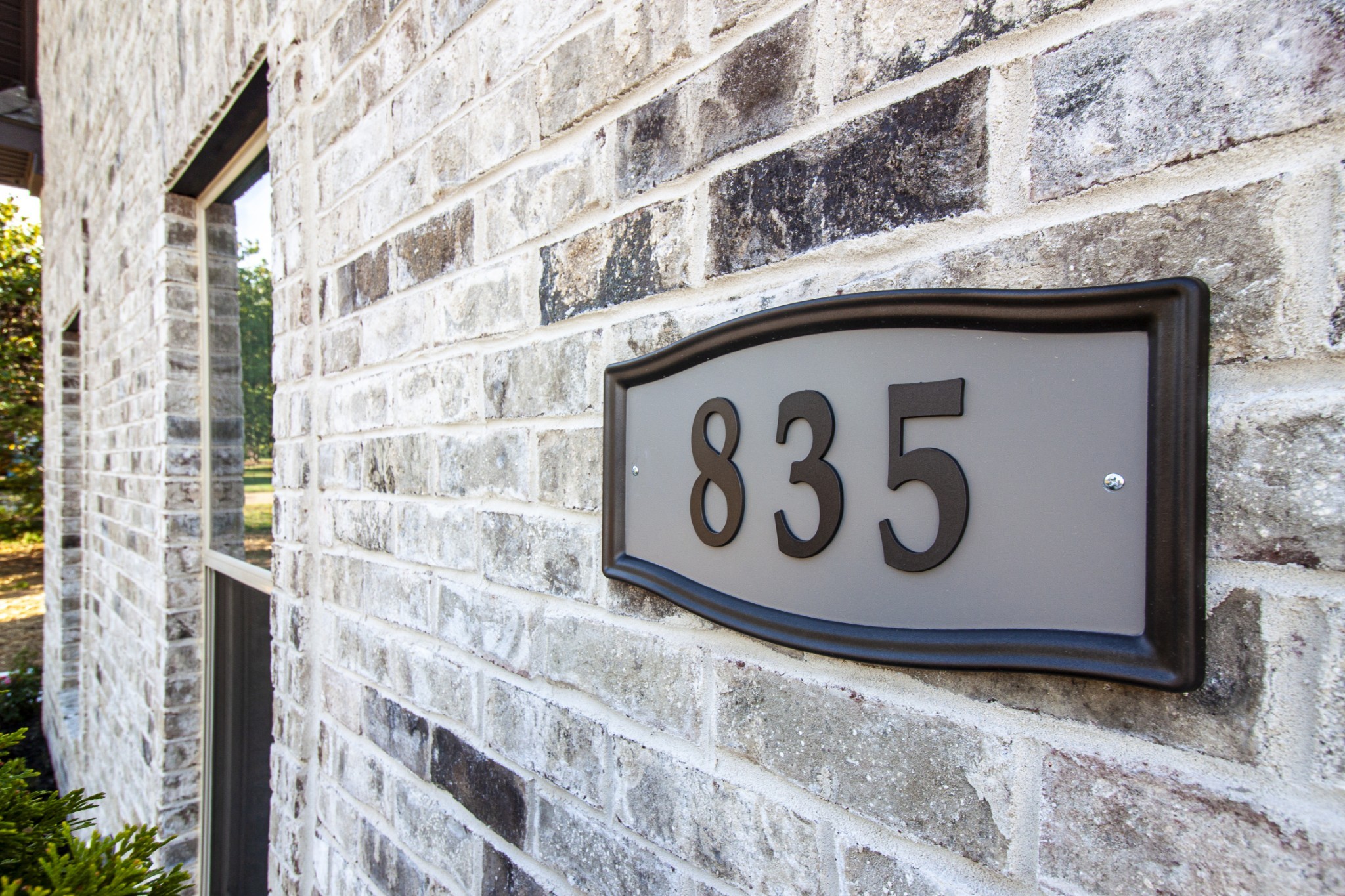 835 Lexington Circle Manchester, TN 37355 - Photo 4 of 53 a close up of a street sign