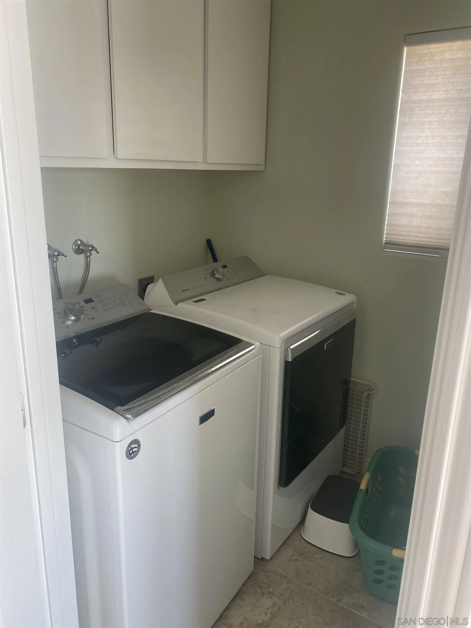 10991 Hillcreek Road Santee, CA 92071 - Photo 9 of 26 a utility room with dryer and washer