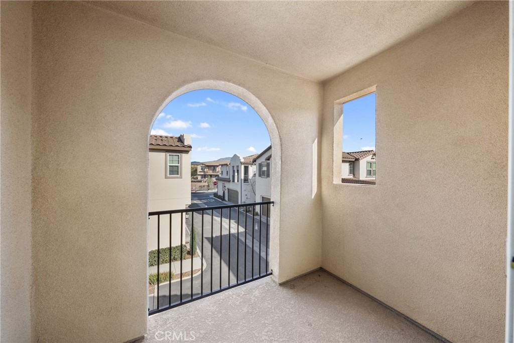 45037 Via Vela Temecula, CA 92592 - Photo 20 of 38 a view of entryway