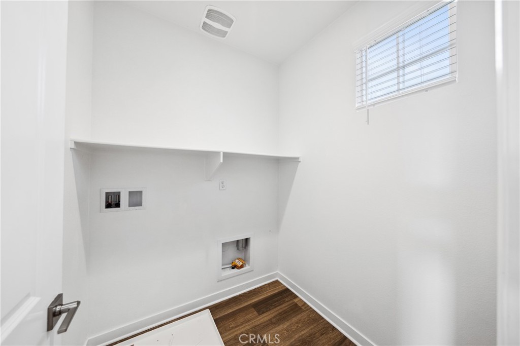 45037 Via Vela Temecula, CA 92592 - Photo 24 of 38 a view of utility room