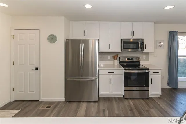 $345,000 | 111 Deer Grv Court, St. Peters, MO 63376