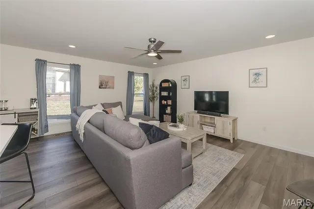 $345,000 | 111 Deer Grv Court, St. Peters, MO 63376