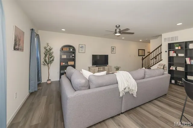 $345,000 | 111 Deer Grv Court, St. Peters, MO 63376