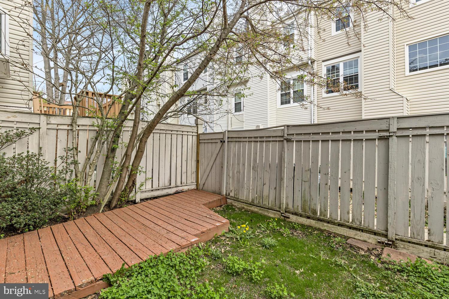 2406 Ridgehampton Court Reston, VA 20191 - Photo 33 of 38