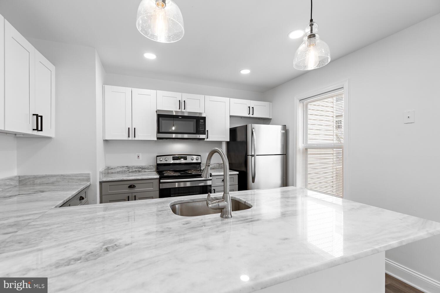 2406 Ridgehampton Court Reston, VA 20191 - Photo 10 of 38