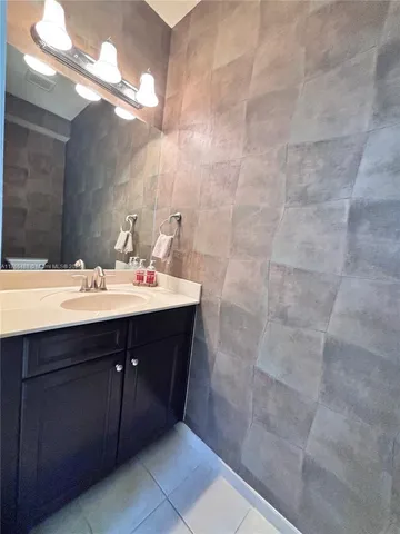 $6,550 | 8895 Northwest 99th Court, Doral, FL 33178