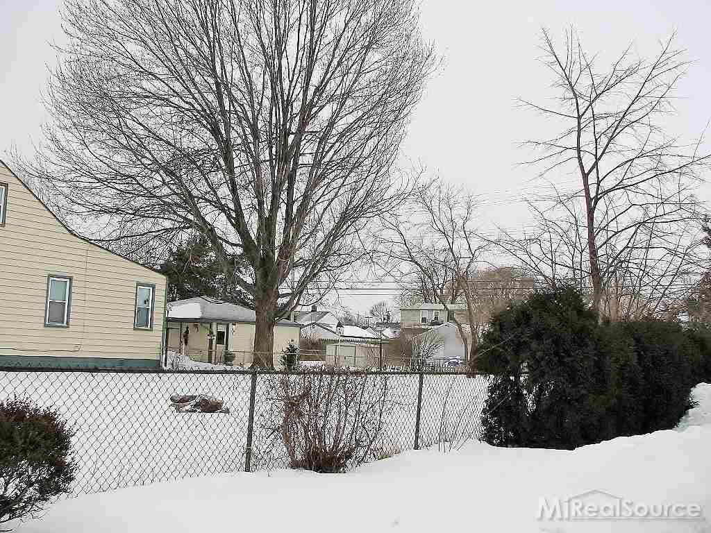 16444 East 10 Mile Road Eastpointe, MI 48021 - Photo 1 of 3 Gallery Image 1