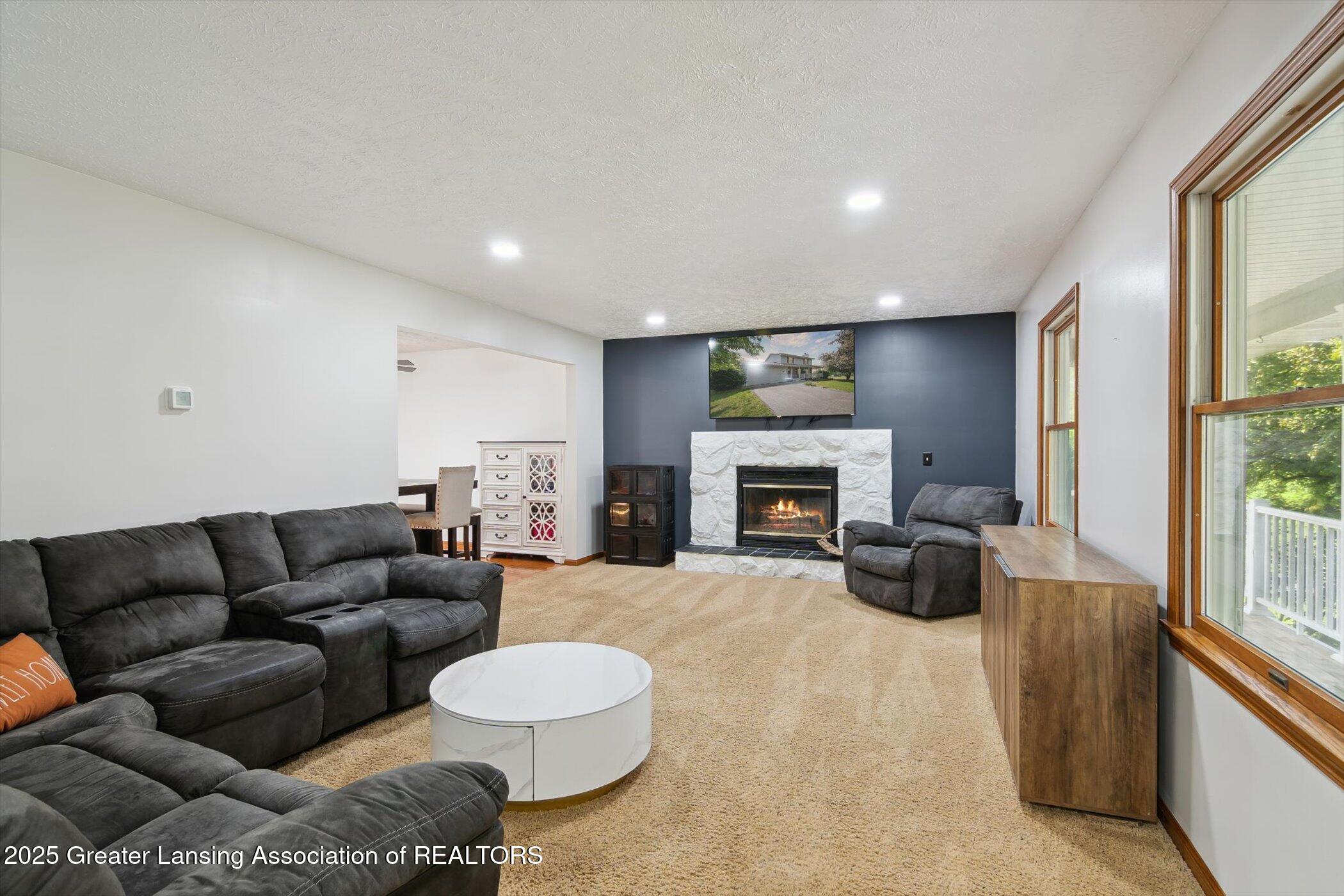 921 Ives Road Mason, MI 48854 - Photo 8 of 66 09-921-Ives-Rd-Mason-MI-48854-WindowStil