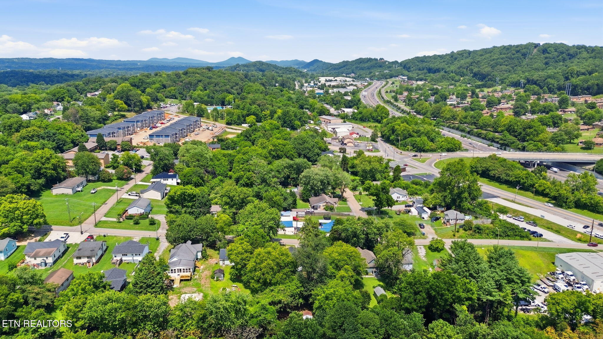 4205 Coster Road Knoxville, TN 37912 - Photo 32 of 37 34-web-or-mls-DJI_0126