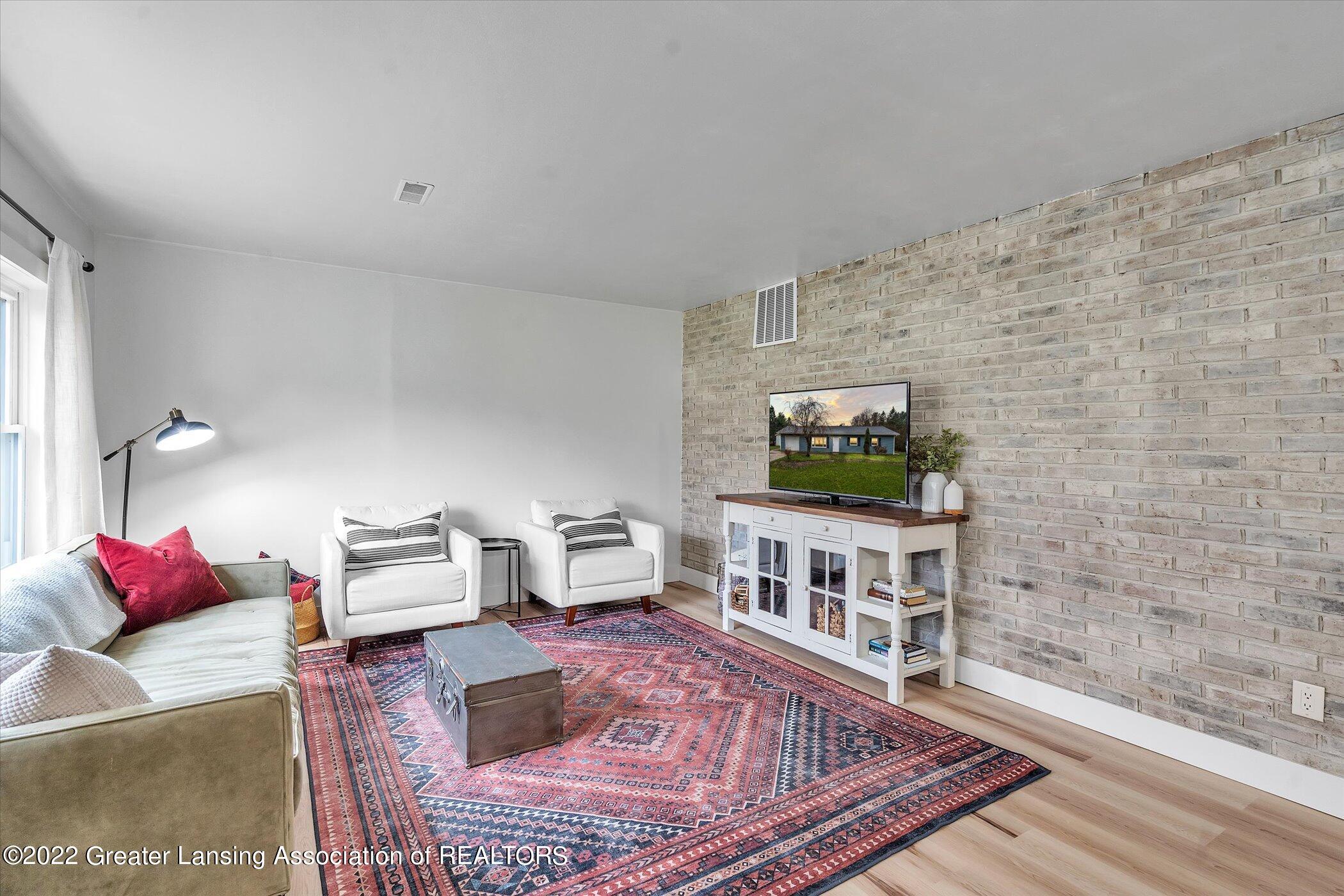 3459 Rolfe Road Mason, MI 48854 - Photo 6 of 31 Spacious and Bright