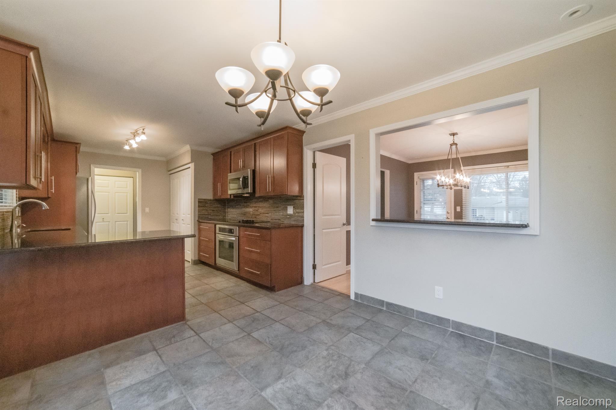 2725 Bridle Road Bloomfield Hills, MI 48304 - Photo 13 of 52 Gallery Image 13
