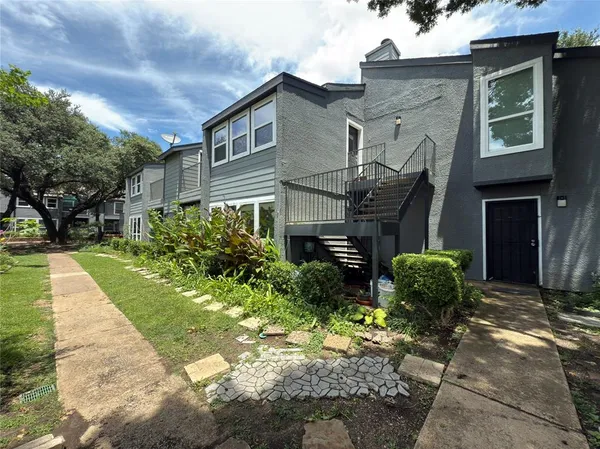 $850 | 9696 Walnut Street, Unit 2017, Dallas, TX 75243