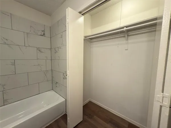 $850 | 9696 Walnut Street, Unit 2017, Dallas, TX 75243