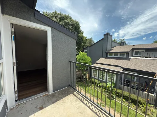 $850 | 9696 Walnut Street, Unit 2017, Dallas, TX 75243