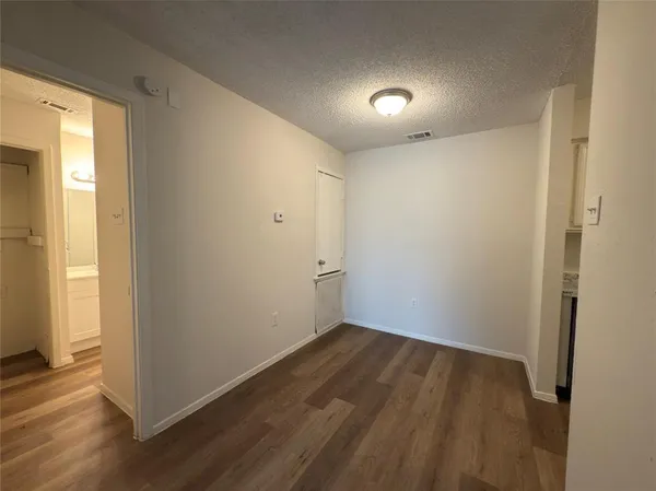 $850 | 9696 Walnut Street, Unit 2017, Dallas, TX 75243