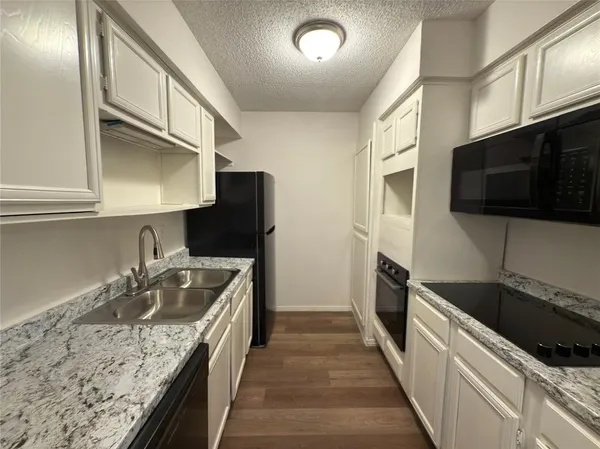 $850 | 9696 Walnut Street, Unit 2017, Dallas, TX 75243