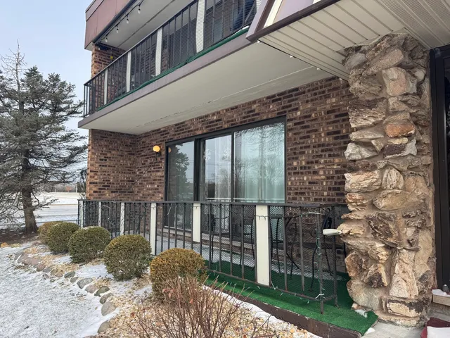 $225,000 | 11101 O O Gorman Drive, Unit 21A, Palos Hills, IL 60465