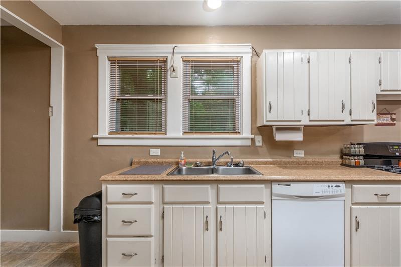 104 West McQuistion Road Butler, PA 16001 - Photo 7 of 25 Gallery Image 7