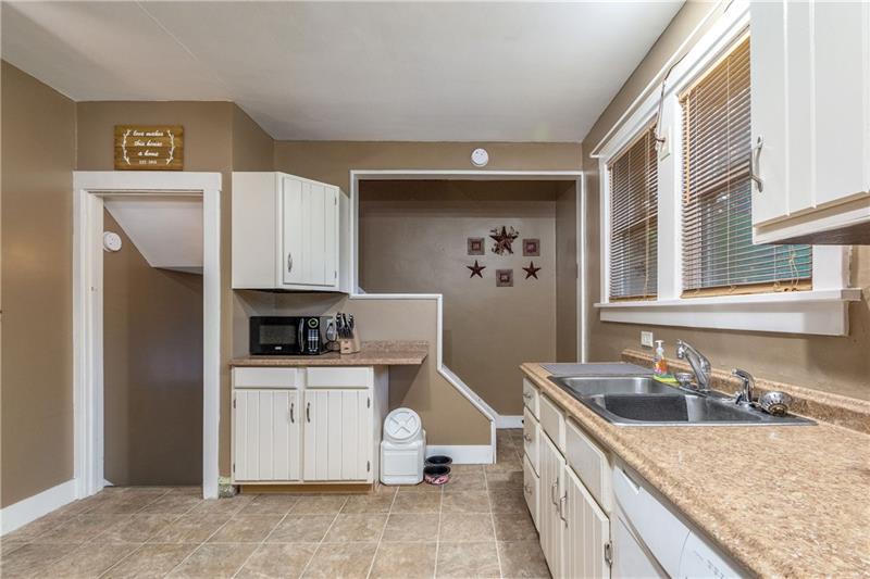 104 West McQuistion Road Butler, PA 16001 - Photo 8 of 25 Gallery Image 8