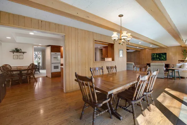 $1,995,000 | 835 Timberline Drive, Glenview, IL 60025