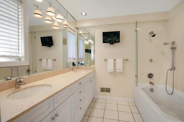 $1,995,000 | 835 Timberline Drive, Glenview, IL 60025