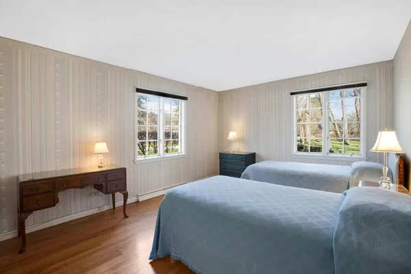 $1,995,000 | 835 Timberline Drive, Glenview, IL 60025