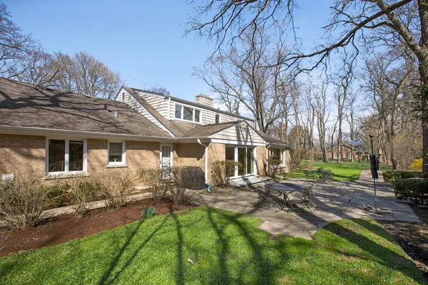 $1,995,000 | 835 Timberline Drive, Glenview, IL 60025