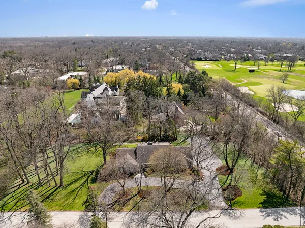 $1,995,000 | 835 Timberline Drive, Glenview, IL 60025