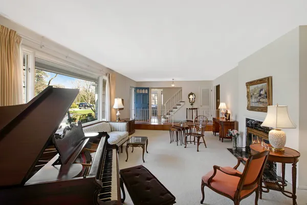 $1,995,000 | 835 Timberline Drive, Glenview, IL 60025