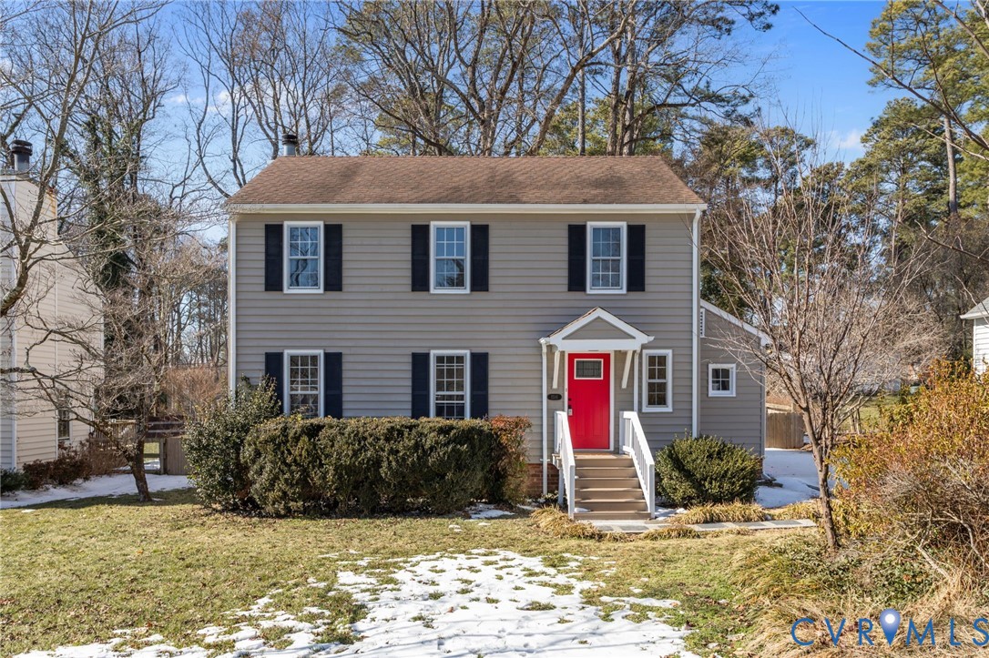 a front view of house with yard