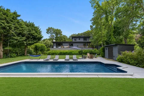 $2,350,000 | 42 Whooping Hollow Road, East Hampton, NY 11937
