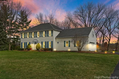 $660,000 | 19 University Circle, Hawthorn Woods, IL 60047