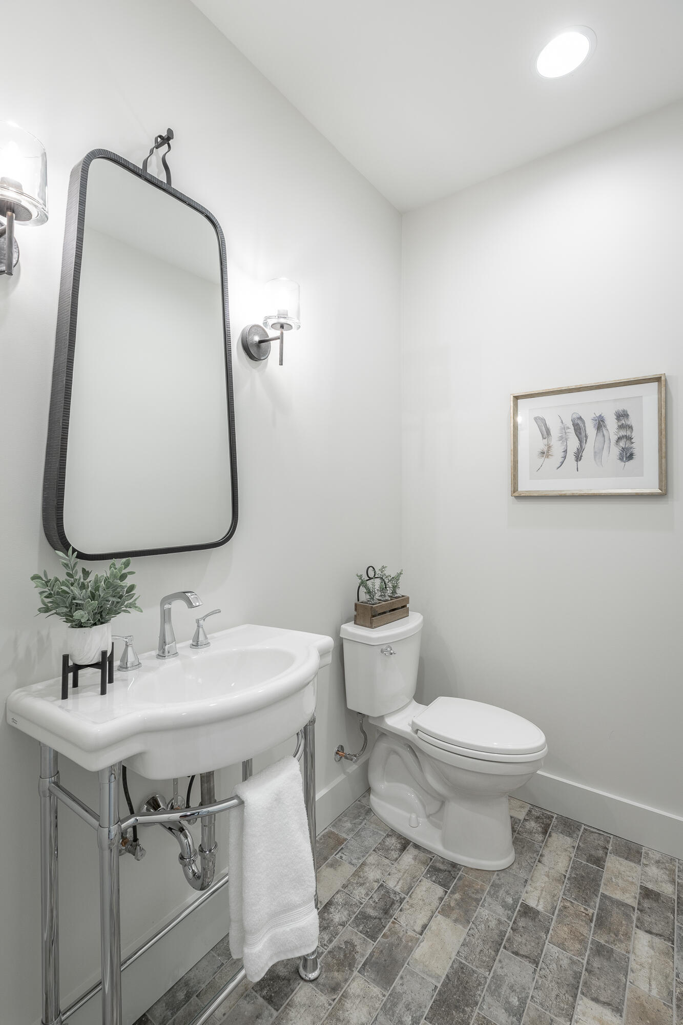 950 Horseshoe Road Signal Mountain, TN 37377 - Photo 18 of 44 Powder Room