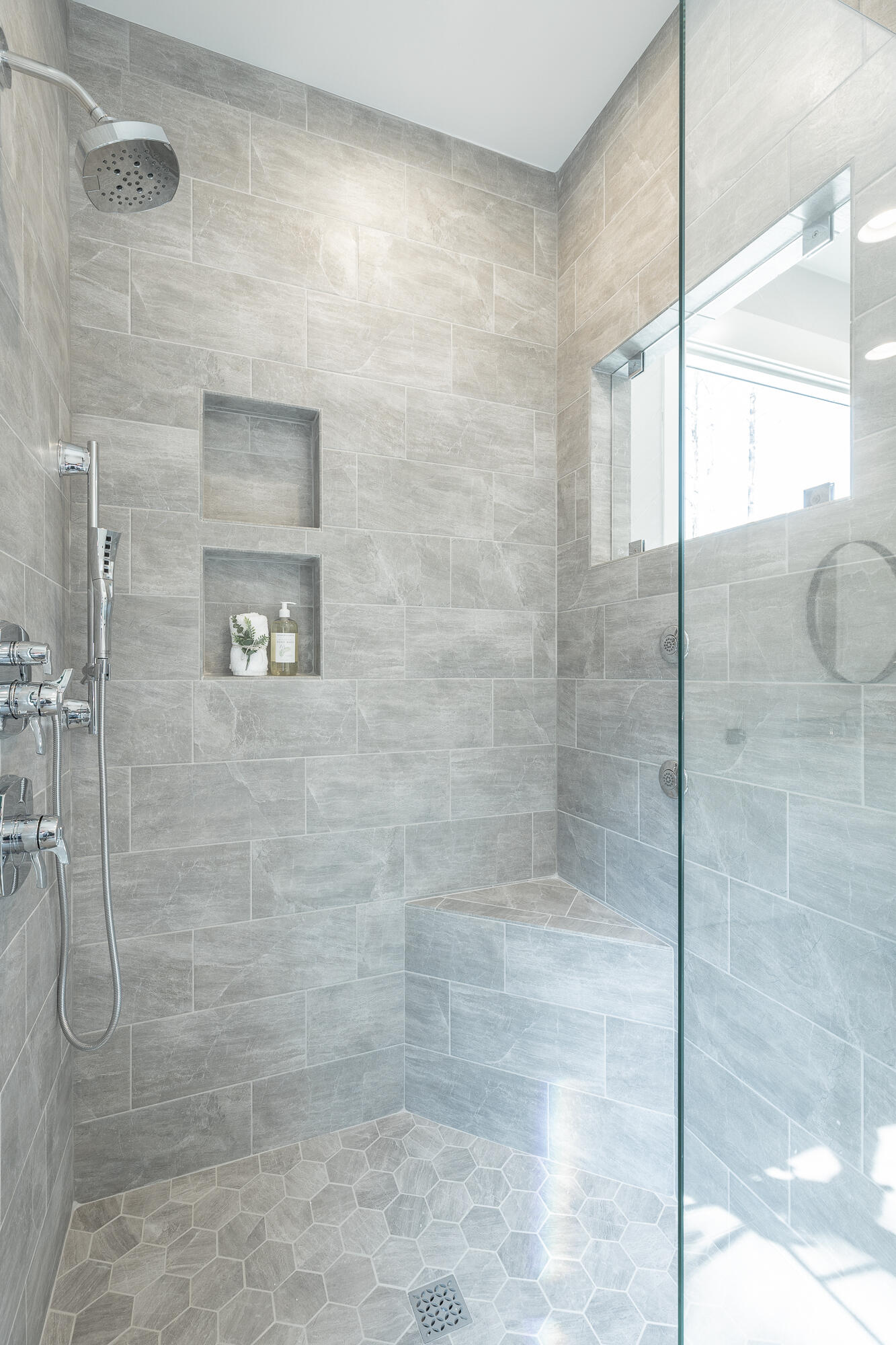 950 Horseshoe Road Signal Mountain, TN 37377 - Photo 27 of 44 Master shower