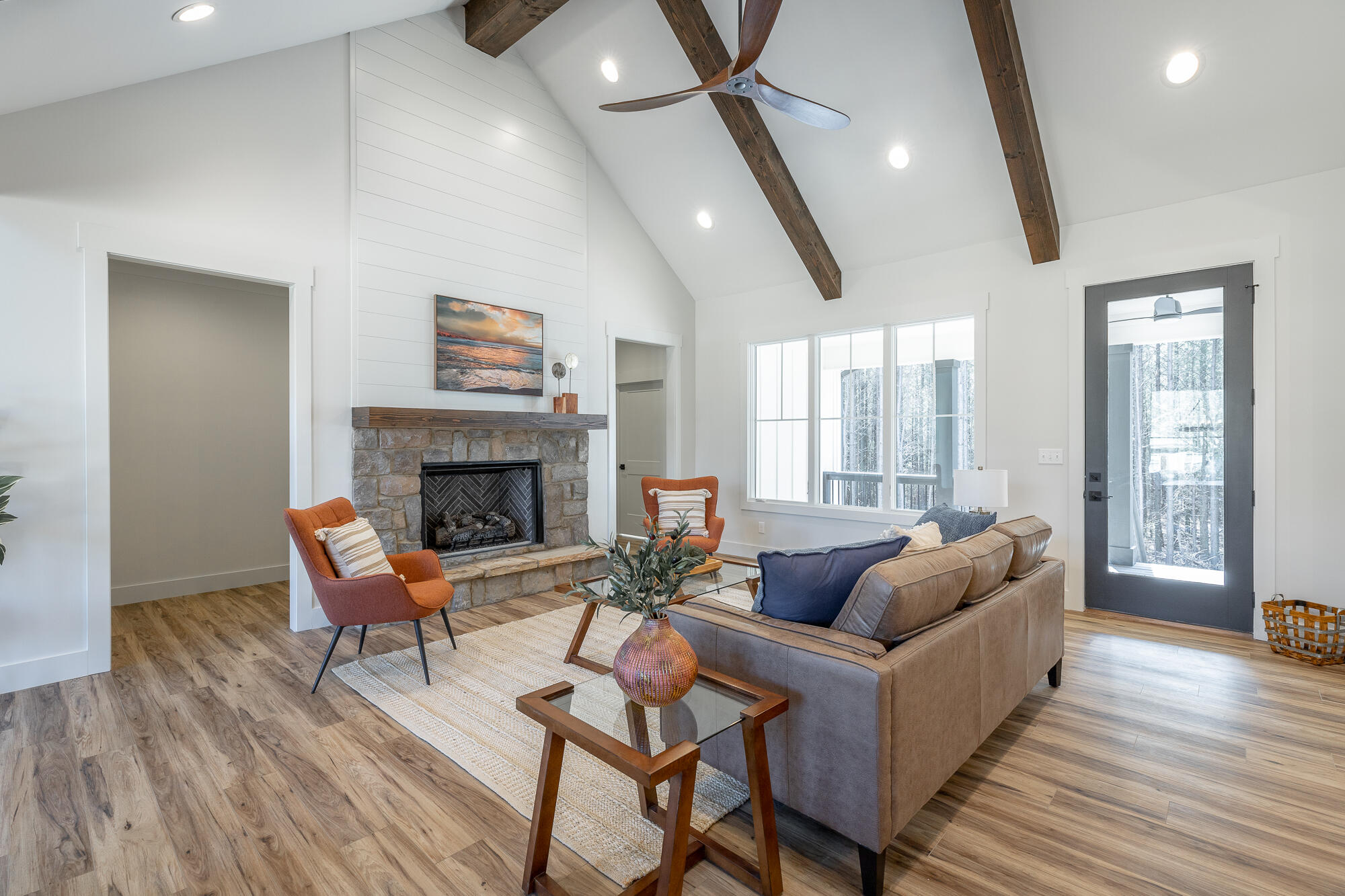 950 Horseshoe Road Signal Mountain, TN 37377 - Photo 7 of 44 Great Room