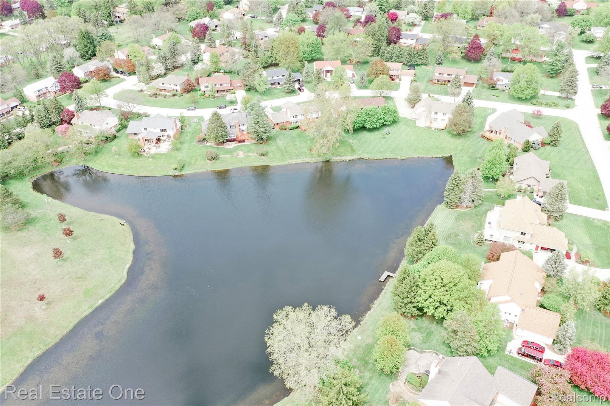 2445 Kimberly Fair Street Rochester, MI 48309 - Photo 4 of 40 4.jpg