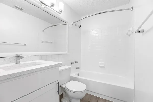 $2,737 | 17900 Northeast 31st Court, Unit 3201, Aventura, FL 33160