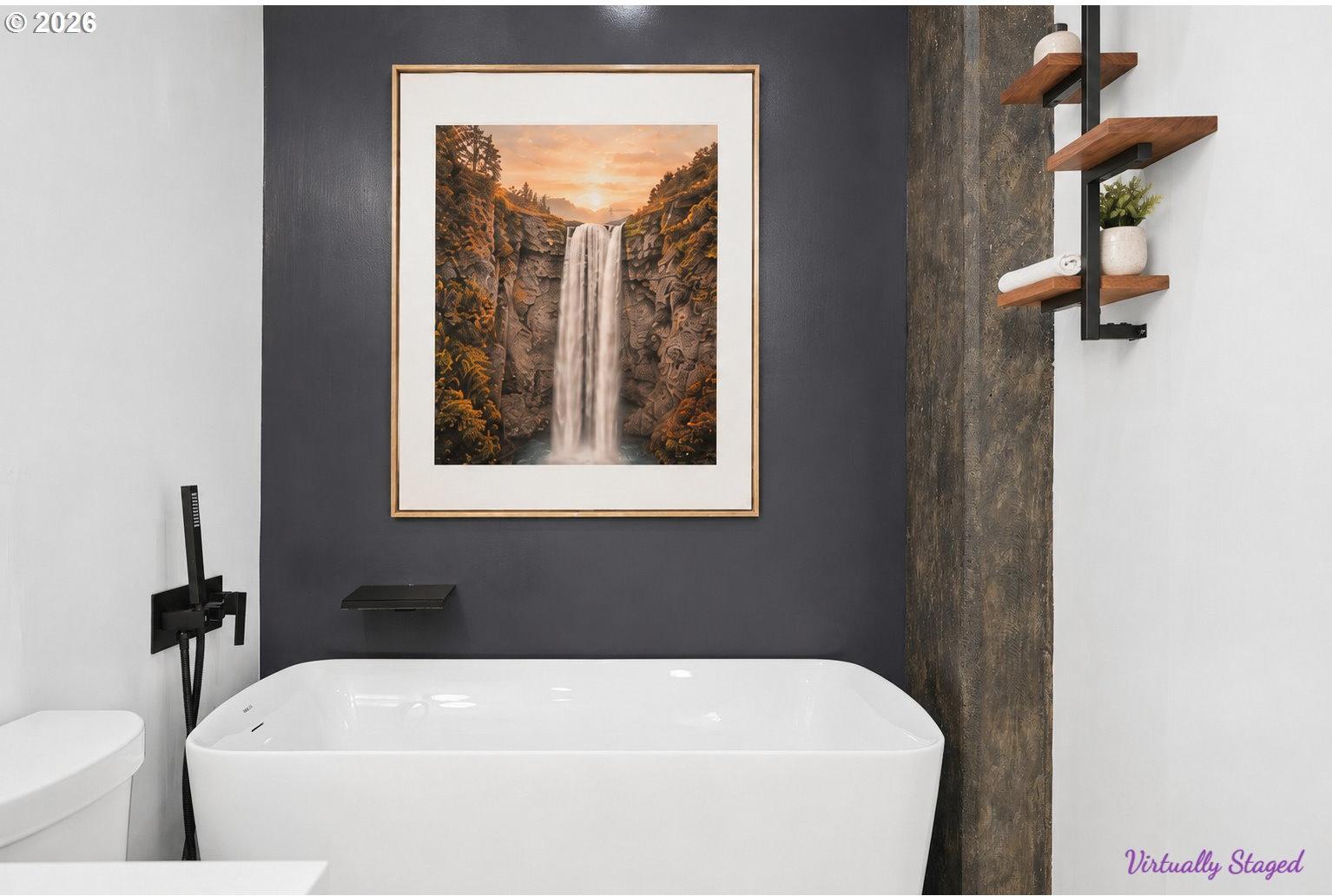 2021 Southwest Main Street, Unit 33 Portland, OR 97205 - Photo 23 of 46 Bathroom, Attached