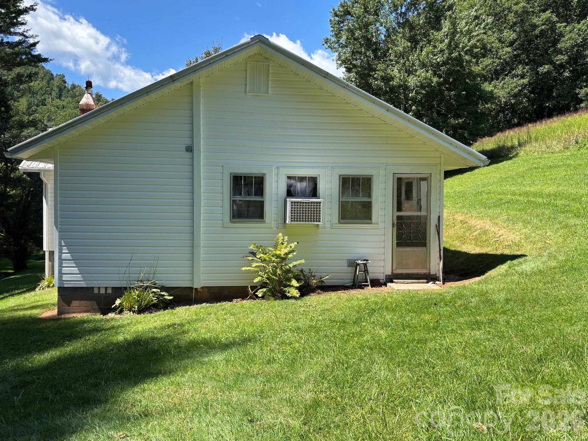 377 Sam Gouge Road Bakersville, NC 28705 - Photo 27 of 29 Gallery Image 27