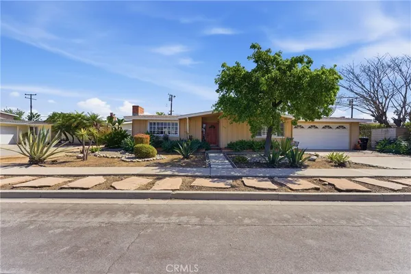 $1,549,500 | 3030 Samoa Place, Costa Mesa, CA 92626