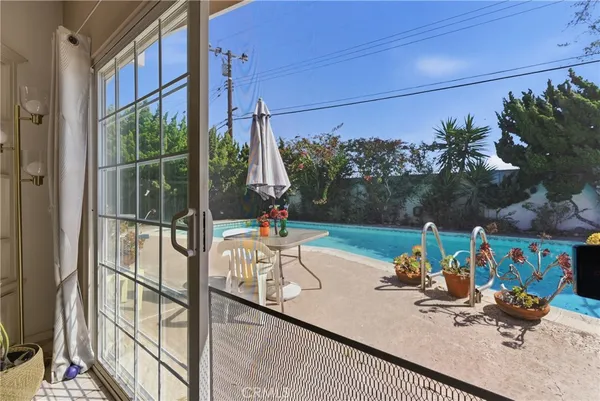 $1,549,500 | 3030 Samoa Place, Costa Mesa, CA 92626