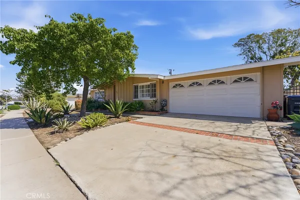 $1,549,500 | 3030 Samoa Place, Costa Mesa, CA 92626